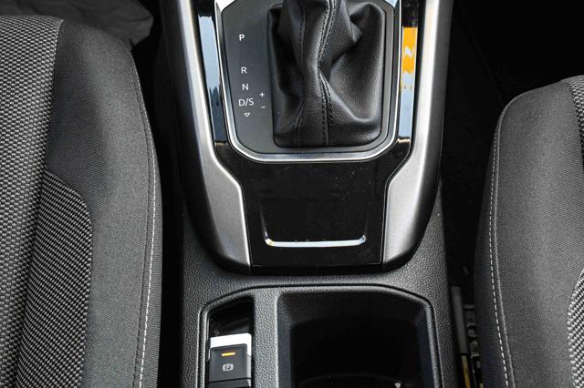 VOLKSWAGEN T-Roc usata, con Fari LED