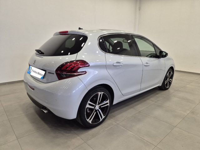 PEUGEOT 208 usata, con Alzacristalli elettrici