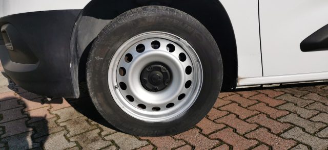 OPEL Combo usata, con USB