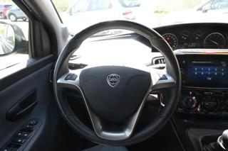 LANCIA Ypsilon usata, con USB