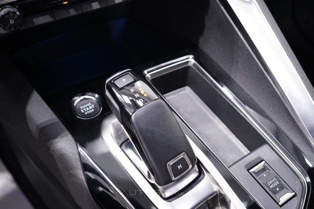 PEUGEOT 3008 usata, con Sensori di parcheggio posteriori