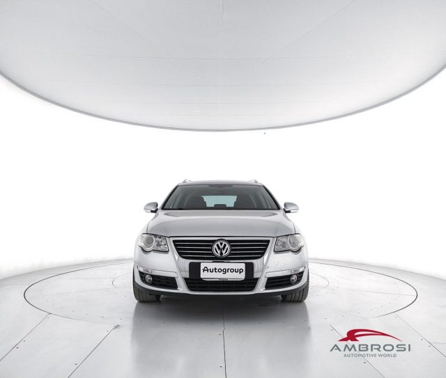 VOLKSWAGEN Passat usata 4