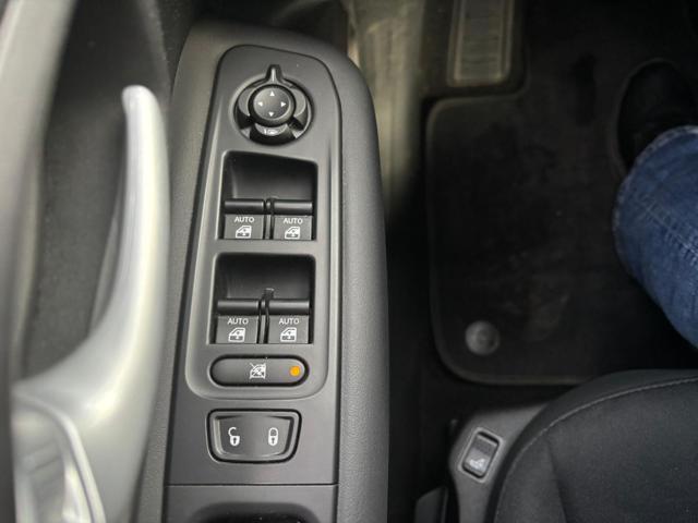 JEEP Renegade usata, con USB