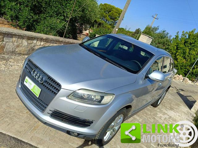 AUDI Q7 usata, con Sensori di parcheggio posteriori