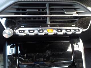 PEUGEOT 2008 usata, con Controllo vocale