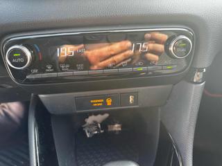 TOYOTA Yaris usata, con Volante in pelle