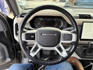 LAND ROVER Defender usata, con Boardcomputer