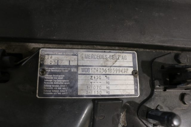 MERCEDES-BENZ 500 usata, con Pneumatici estivi