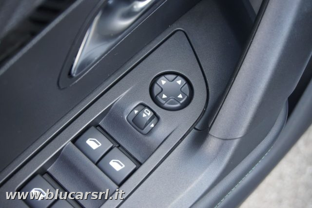 PEUGEOT 2008 usata, con Sensore di luce