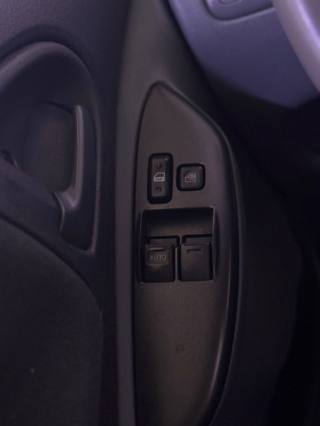 TOYOTA Yaris usata 15