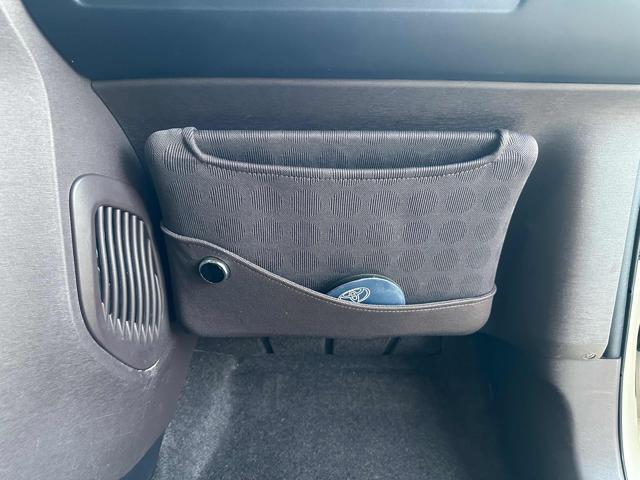 TOYOTA iQ usata, con Vivavoce
