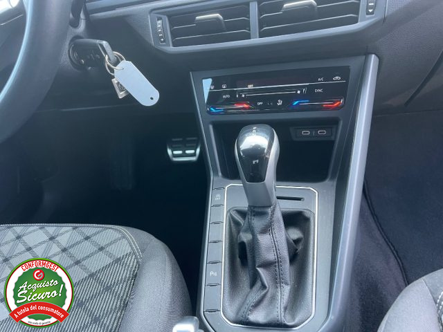 VOLKSWAGEN Taigo usata, con Autoradio