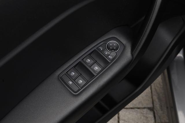 RENAULT Captur usata, con Monitoraggio pressione pneumatici