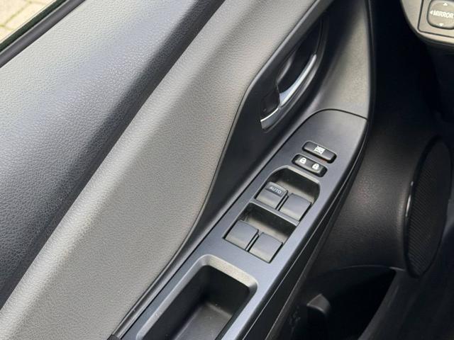 TOYOTA Yaris usata 19