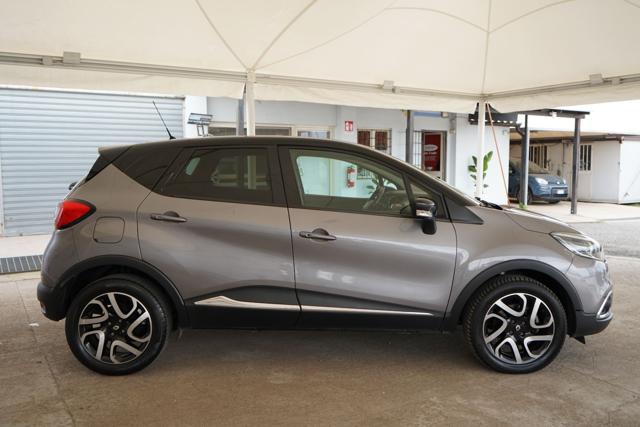 RENAULT Captur usata, con Autoradio