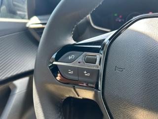 PEUGEOT 2008 usata, con Volante in pelle