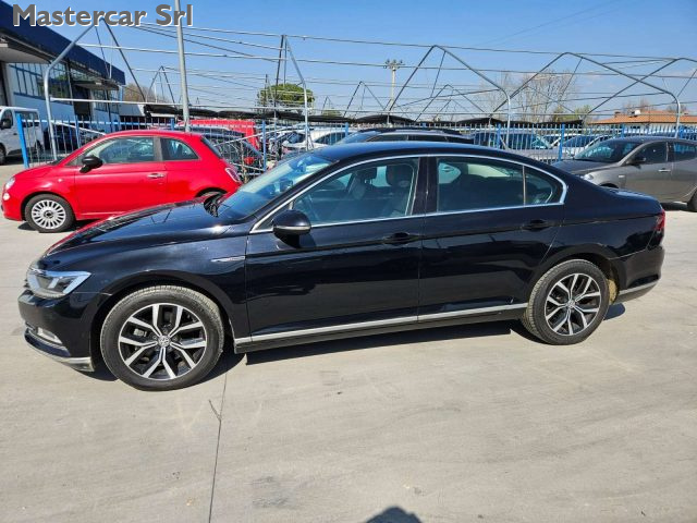 VOLKSWAGEN Passat usata, con Airbag laterali