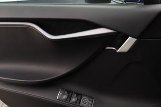 TESLA Model S usata, con Sensore di luce