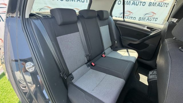 VOLKSWAGEN Golf usata, con Autoradio