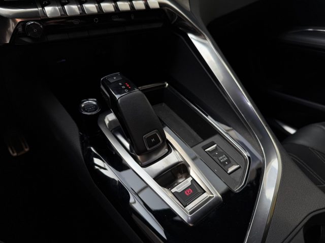 PEUGEOT 3008 usata, con Controllo elettronico della corsia
