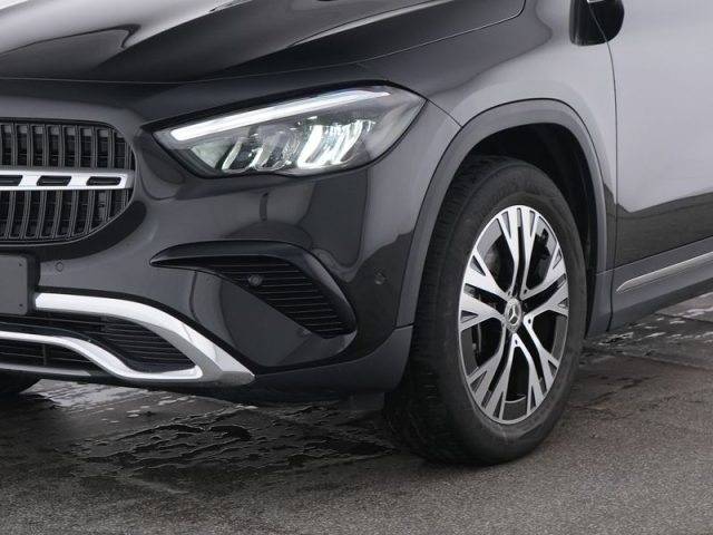 MERCEDES-BENZ GLA 220 usata, con Airbag