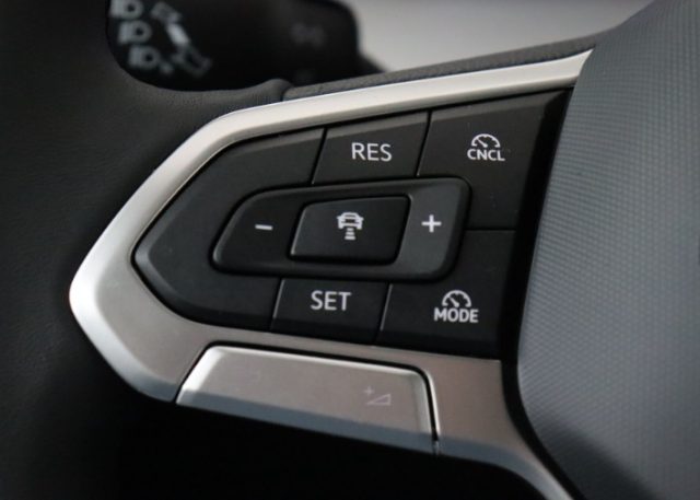 VOLKSWAGEN Golf usata, con Autoradio digitale