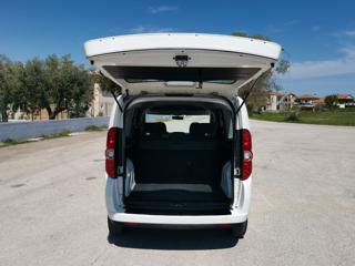 OPEL Combo usata, con Sedile posteriore sdoppiato