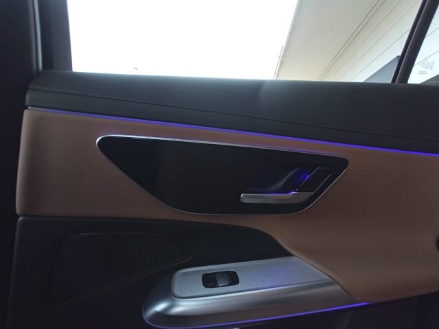 MERCEDES-BENZ E 220 usata, con Interni in pelle