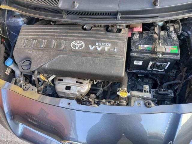 TOYOTA Yaris usata 25