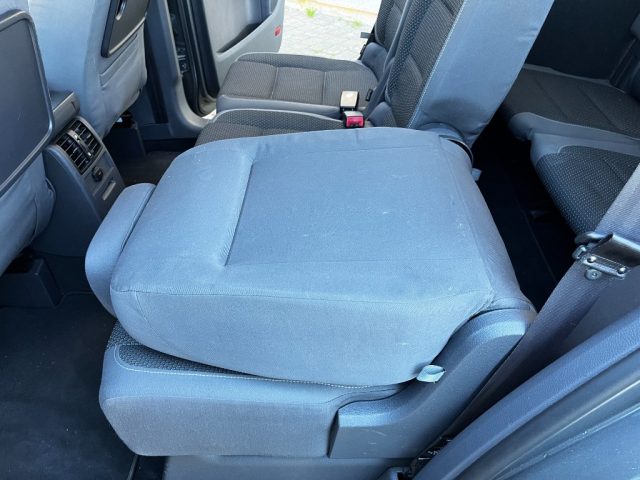 VOLKSWAGEN Touran usata, con Bracciolo