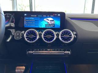 MERCEDES-BENZ GLA 200 usata, con Park Distance Control