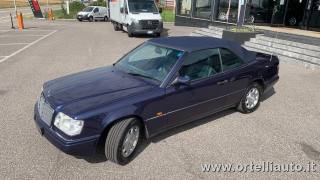MERCEDES-BENZ E 200 usata 47