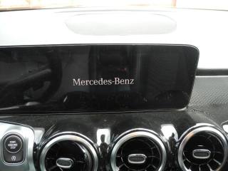 MERCEDES-BENZ GLB 200 usata, con Bracciolo
