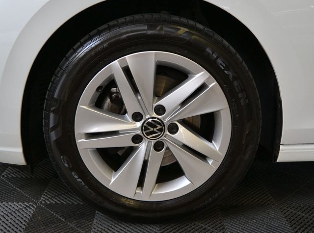 VOLKSWAGEN Golf usata, con Fari LED