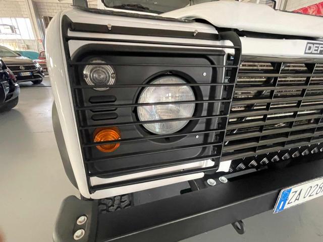 LAND ROVER Defender usata 14