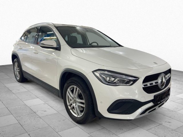 MERCEDES-BENZ GLA 180 usata, con Airbag