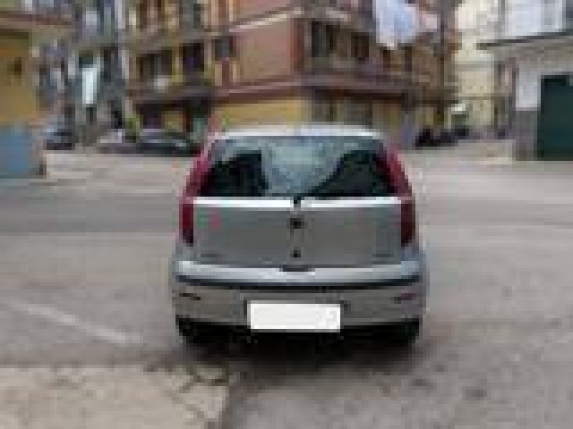 FIAT Punto usata 8