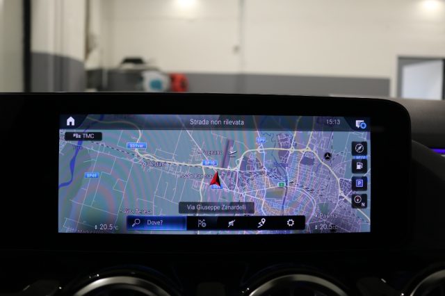 MERCEDES-BENZ GLA 200 usata, con Telecamera per parcheggio assistito