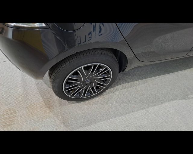 LANCIA Ypsilon usata, con Volante multifunzione