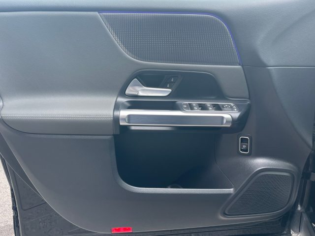 MERCEDES-BENZ EQB usata, con Airbag laterali