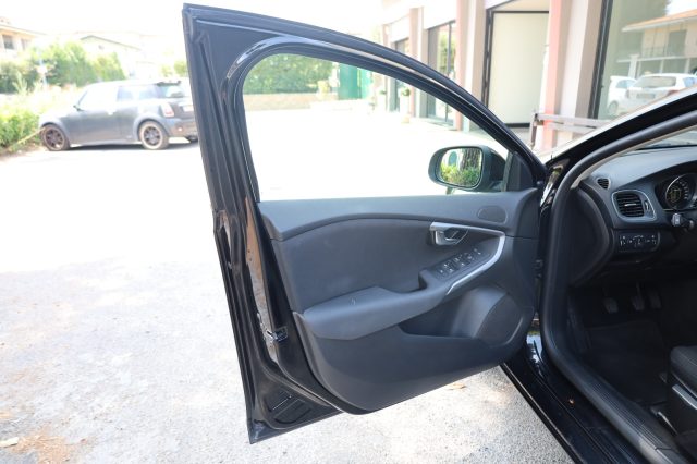 VOLVO V40 usata 59