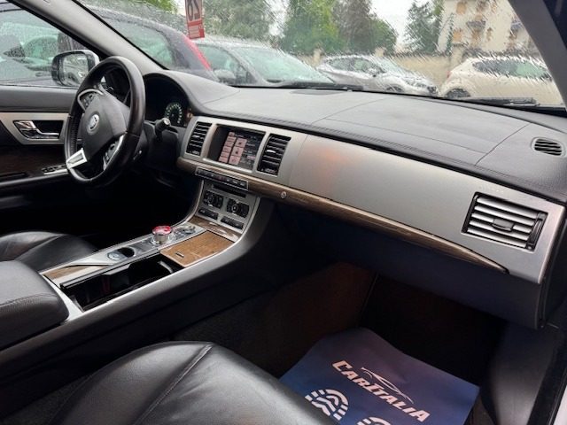 JAGUAR XF usata, con Boardcomputer