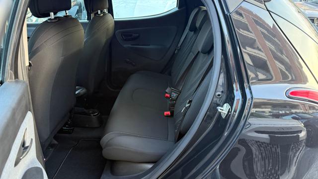 LANCIA Ypsilon usata, con Park Distance Control