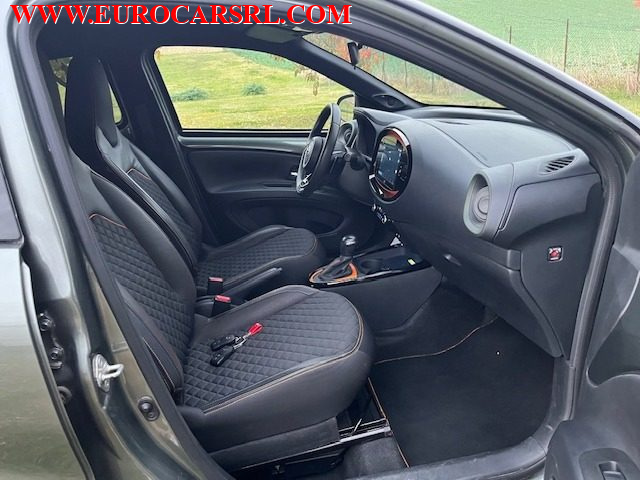 TOYOTA Aygo X usata 30