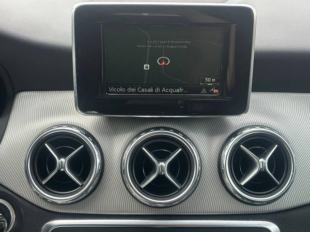 MERCEDES-BENZ GLA 180 usata, con Specchietti laterali elettrici