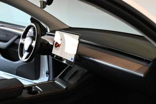 TESLA Model Y usata, con Chiusura centralizzata
