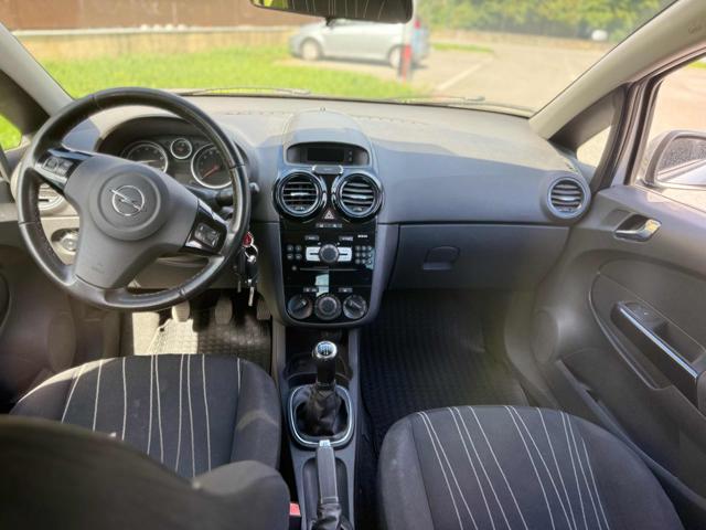 OPEL Corsa usata, con Autoradio
