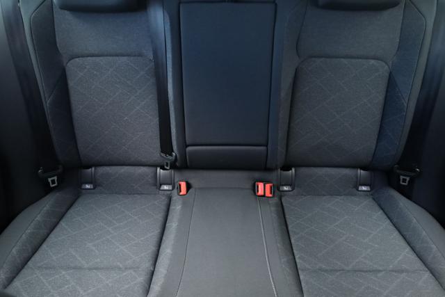 VOLKSWAGEN Golf usata, con Touch screen