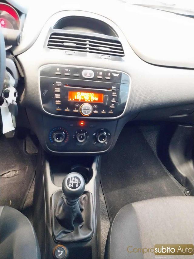 FIAT Punto usata 21