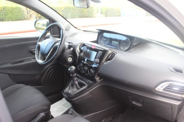 LANCIA Ypsilon usata, con ESP